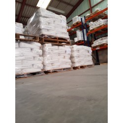 Palette de béton ciré en seau non coloré + la résine