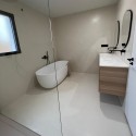 Béton ciré ISY sol salle de bain - couleur 37. Beige