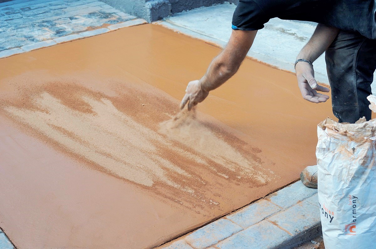 Faire du sable coloré : technique simple