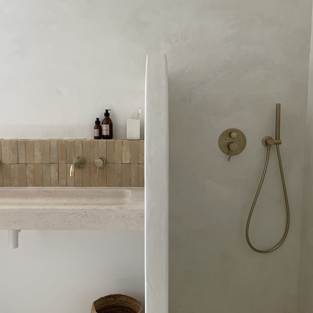 Béton ciré salle de bain universel - douche couleur BC09