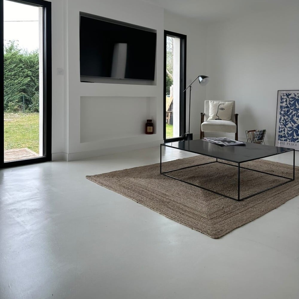 Béton ciré ISY sol forte protection - couleur 40. Blanc cassé