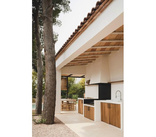 Inspirez-vous : des idées déco pour aménager votre cuisine extérieure en béton ciré !